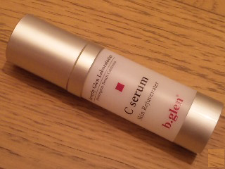 頬の毛穴 ビタミンC化粧品